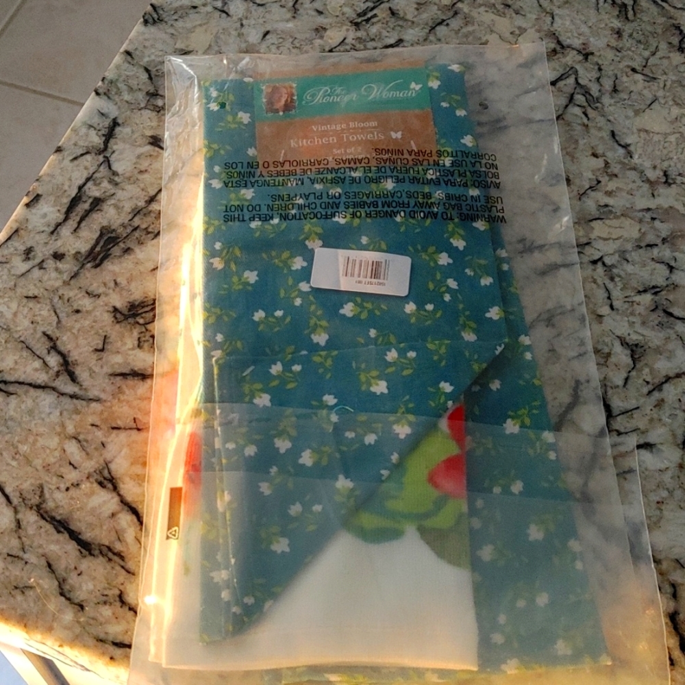 Pioneer Woman Kitchen Towel set Vintage Bloom